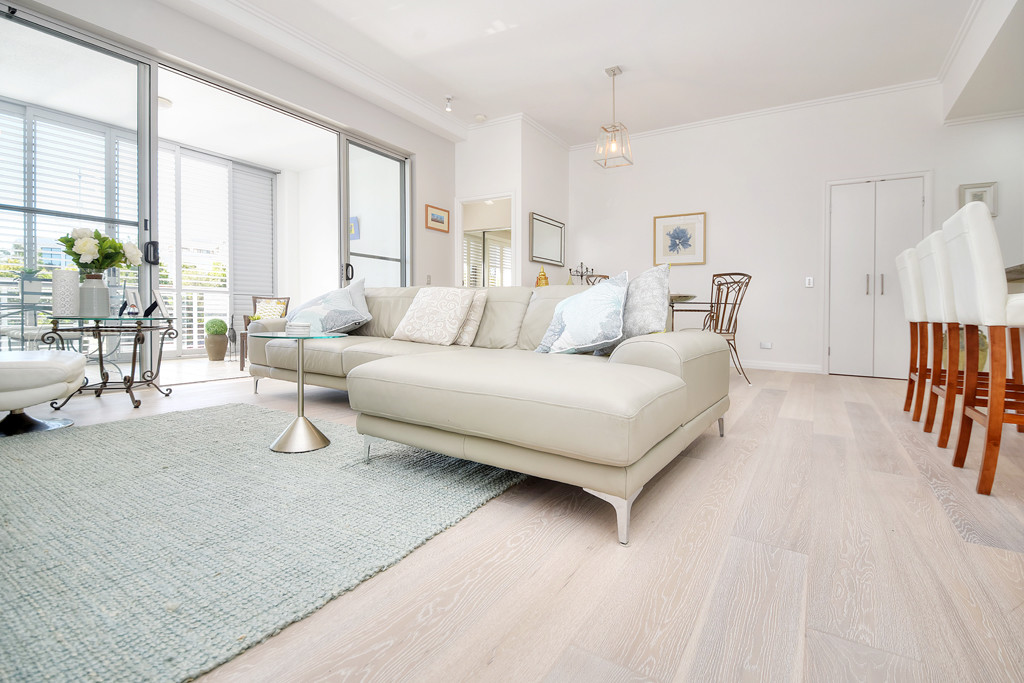 Russian White Oak White Limed Engineered Wood Flooring Brushed