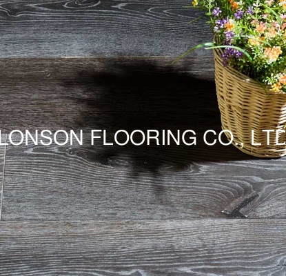 quality Classic Oak Wooden Floor factory