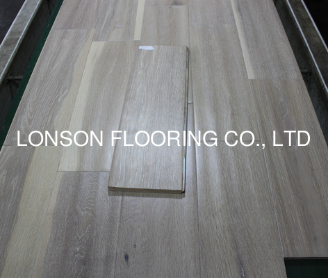 quality handscraped White Oak Engineered Flooring with white washed surface factory