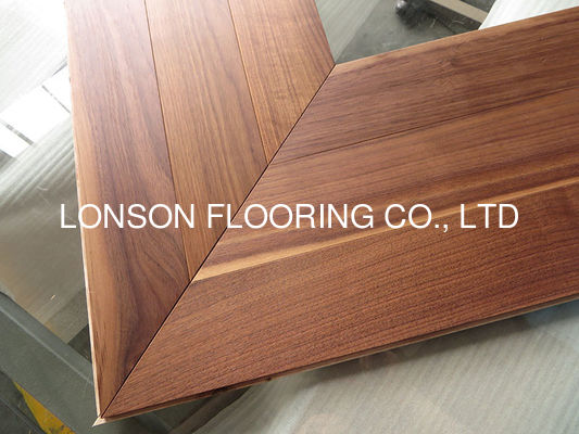 Quality American Walnut Chevron Parquet Flooring For Residential Customized Size factory