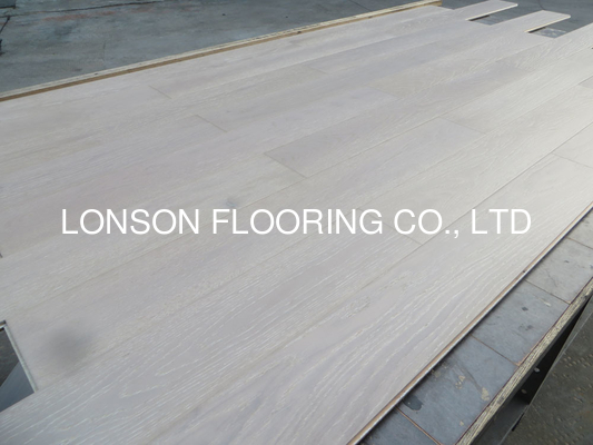 Quality white washed and light grey oak engineered wood flooring with AB grade--E33 factory