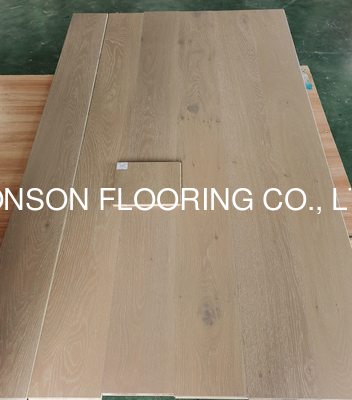 Quality smoked and brushed White Oak Wood Flooring, popular color DSCU-03 factory