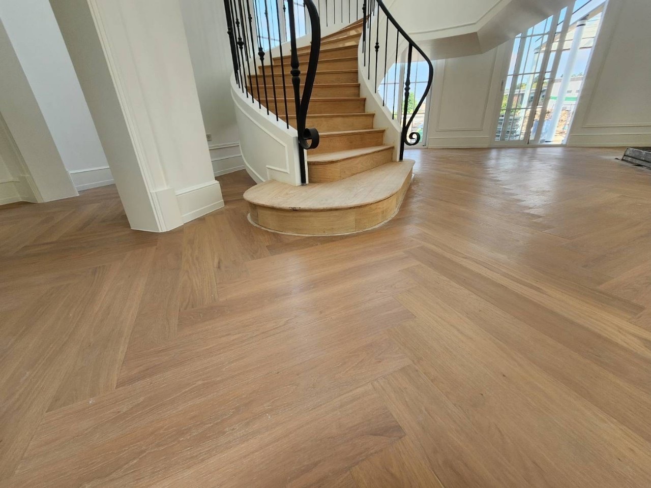 Why European Oak Engineered Hardwood Flooring is the Ultimate Choice for Modern Homes