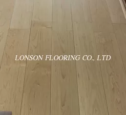 Canadian Hard Maple Engineered hardWood Flooring with smooth surface and natural lacquer