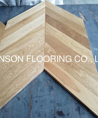 Quality AB Grade Engineered Oak Chevron Flooring Brushed And Natural Lacquered factory