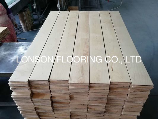 Quality Canadian Maple Multi-layers Engineered Wood Flooring with 300-2200MM Length and 90-190MM Width factory
