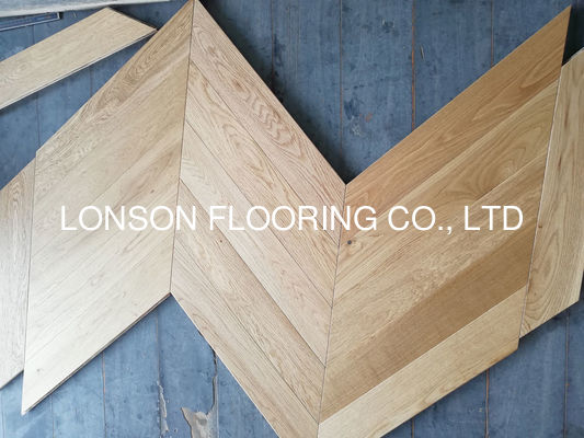 Quality Selected Grade oak Chevron Parquet Flooring In Natural Color Matt style factory