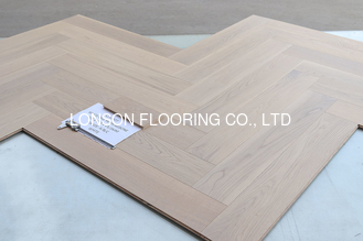 Quality White Oak Herringbone Engineered Flooring 910x150x15mm factory
