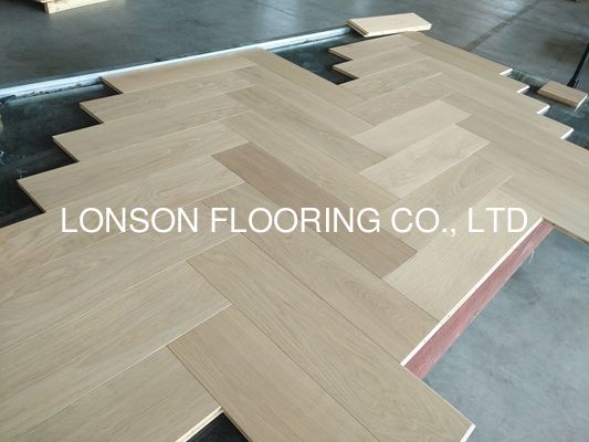 Quality European Oak Chevron Parquet Flooring Premium Grade Super Matt factory