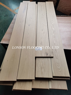 Selected Grade Natural Invisible Lacquered Oak Engineered Wood Flooring