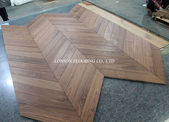 2 Layers American Walnut Chevron Parquet Flooring, Nature Grade To Italy