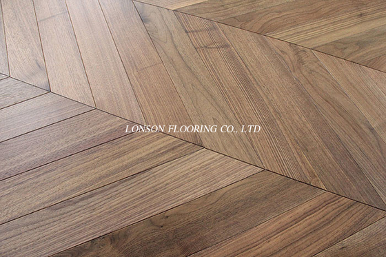 2 Layers American Walnut Chevron Parquet Flooring, Nature Grade To Italy