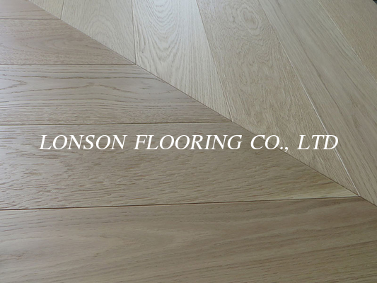 Quality Natural Vanished Chevron Oak Engineered Flooring 780 X 125MM