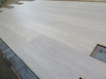 white washed and light grey oak engineered wood flooring with AB grade--E33