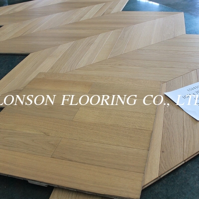 Natural Oak Chevron Engineered Flooring 530x70x10/4MM, AB grade, Brushed, UV lacquer