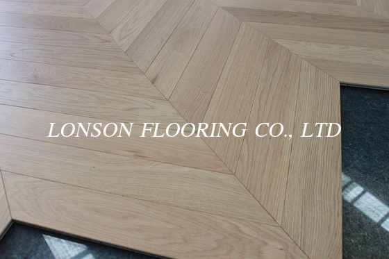 Width 90mm Natural Oak Chevron Engineered Flooring 510x90x10/4MM, AB grade, Brushed, UV lacquer