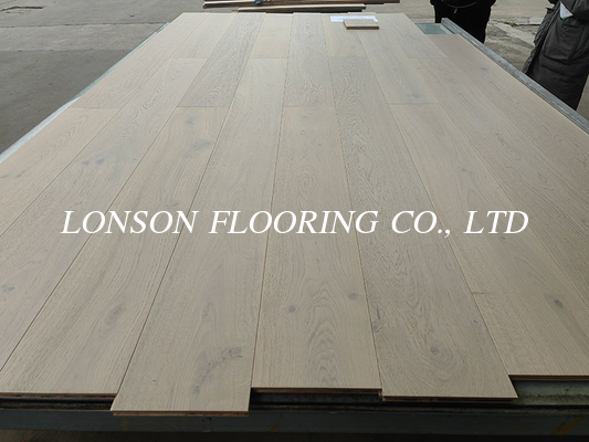 7.5&quot; White Oak Engineered Hardwood Flooring, Character Grade, Light Stain