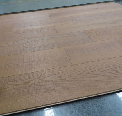 Rustic Oak multi-layers engineered wood flooring with saw mark