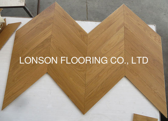 Quality Matt Engineered Oak Chevron Flooring Brown Stain Selected Grade factory
