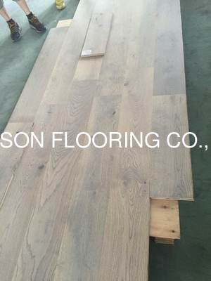 Quality Gray Oak Engineered Wood Flooring with smoked and brushed finishing factory