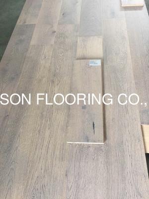 Quality Gray Oak Engineered Wood Flooring with smoked and brushed finishing factory
