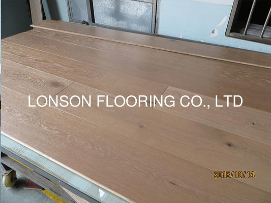 Quality smoked French Oak Engineered Wood Flooring with classic grade factory