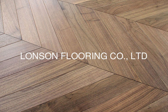 Quality 2 Layers American Walnut Chevron Parquet Flooring, Nature Grade To Italy factory