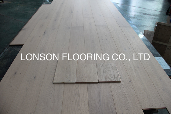 Quality 7 1/2" single plank Oak Engineered Wood Flooring, Invisible lacquered, Color Paris factory