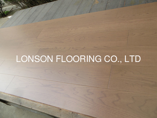 Quality anti-termite Russian oak engineered hardwood flooring--AB grade factory