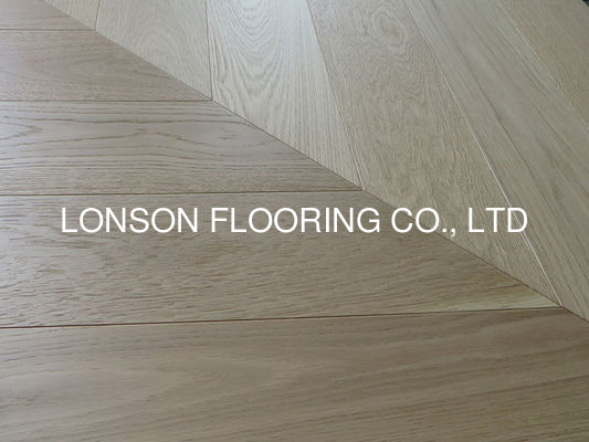 Quality Natural Color Chevron Parquet Flooring With 4mm Oak Veneer 780x125x15MM factory