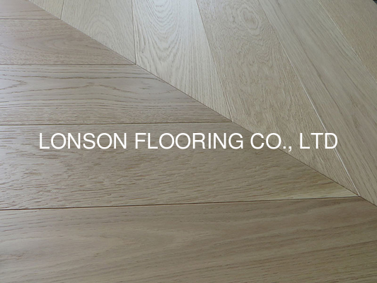 Quality Quality Natural Vanished Chevron Oak Engineered Flooring 780x125x15MM, AB grade, Brushed, UV lacquer factory