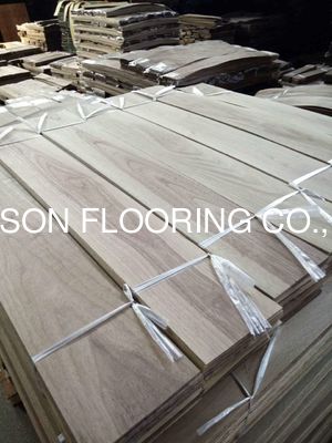 Quality American Walnut Engineered Wood Veneer Walnut Flooring Top Layer factory