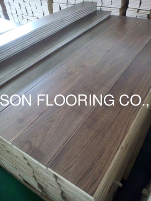 Wide Plank American Walnut Engineered Wood Flooring with premium  AB grade