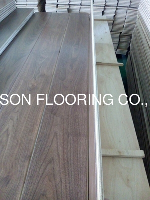 Quality Wide Plank American Walnut Engineered Wood Flooring with premium  AB grade factory