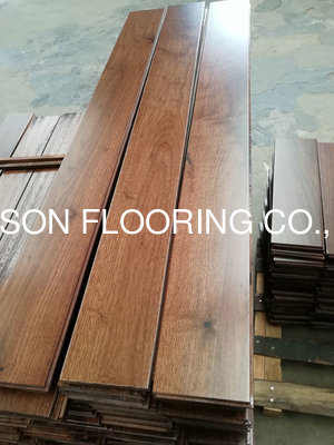 Quality Good Quality American Walnut Solid Hardwood Flooring To India factory