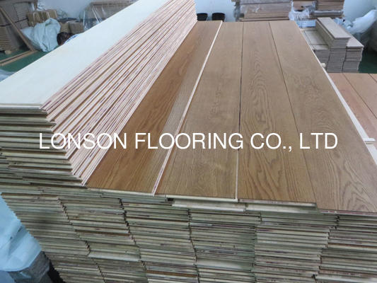 Quality brushed Russian Oak engineered wood flooring with selected ABC+ grade factory