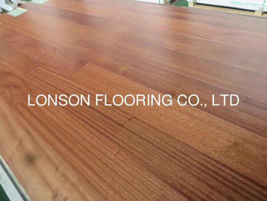 Quality African sapele engineered hardwood flooring, smooth surface and natural lacquered factory