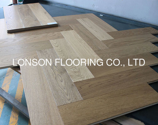 Quality Prime Oak Herringbone Parquet Flooring Smoked Customized Color factory