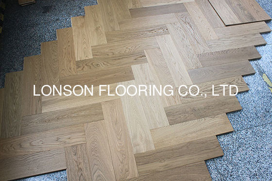 Quality Prime Oak Herringbone Parquet Flooring Smoked Customized Color factory