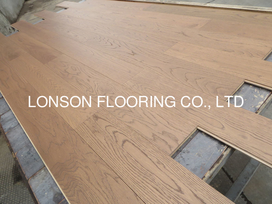Quality premium grade oak engineered wood flooring, AB, brushed, brown stained factory