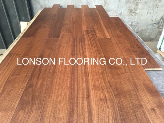 Quality 18mm American Walnut engineered flooring to India, stained and semi-gloss factory
