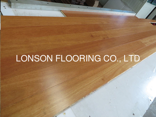 quality natural lacquered Kempass Engineered wood flooring with smooth surface factory