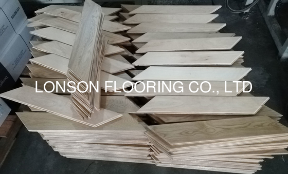 Quality Chervon Oak engineered wood flooring, AB grade, brushed and natural lacquered factory