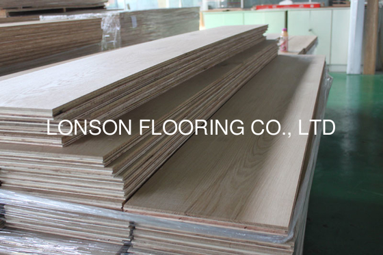 Quality unfinished wide plank European Oak Engineered Wood Flooring with width 150-450MM factory