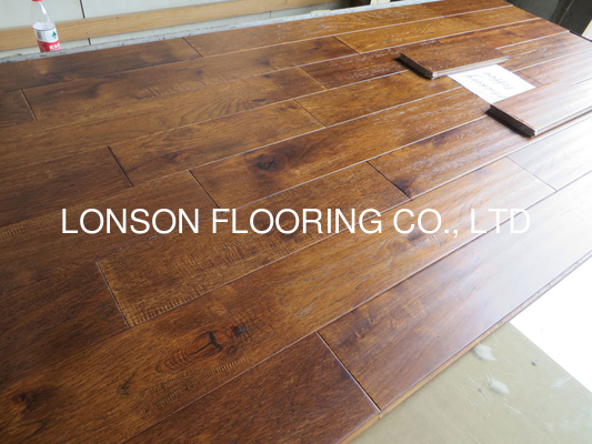 Quality Toffee stained American Hickory Solid Hardwood Floorings, brushed and distressed finishing factory