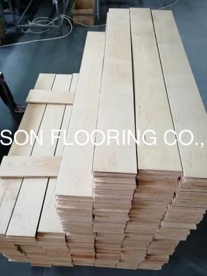 Quality Canadian Maple Multi-layers Engineered Wood Flooring with natural lacquer factory