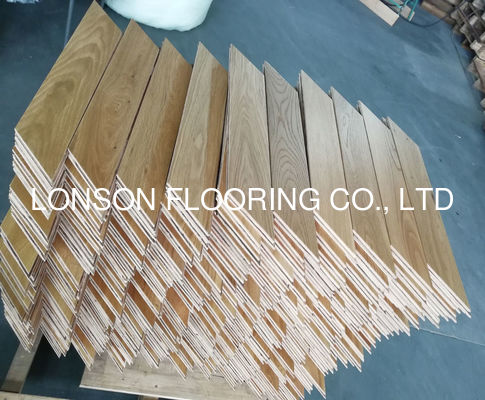 Quality Selected Grade oak Chevron Parquet Flooring In Natural Color Matt style factory