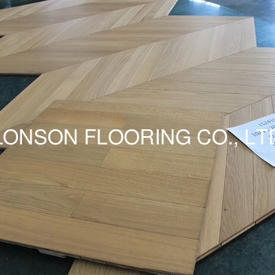 quality Natural Oak Chevron Engineered Flooring 530x70x10/4MM, AB grade, Brushed, UV lacquer factory
