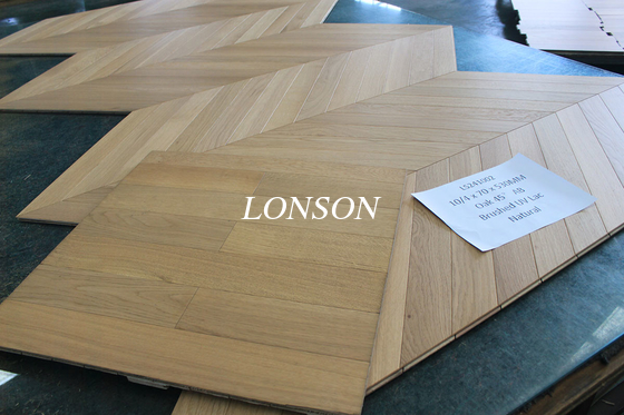 quality Width 70mm Natural Euro Oak Engineered Wood Flooring Size 530x70x10/4mm AB Grade factory