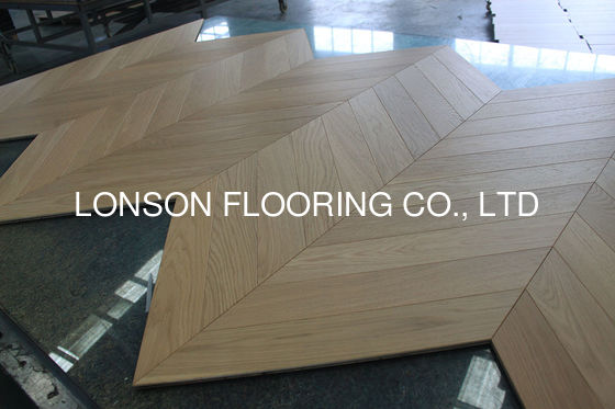 Quality Width 90mm Natural Oak Chevron Parquet Flooring 510x90x10/4MM AB Grade factory